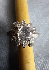 Ring sz 7 Good quality costume jewelry 18K HGE White Gold Electroplate Exc cond