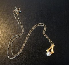 PEARL PENDANT NECKLACE Yellow Gold Tone Elegant Setting 1950s Dainty Tiny Links