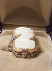 14k Gold Antique Cameo Ring, Shell & Coral, In Original Box, Size 4.75