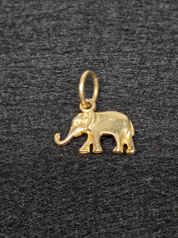 Vintage 14K Plumb Yellow Gold Elephant Charm Pendant Signed CJ Trunk Up 1.44g