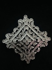 1968 CROWN TRIFARI SIGNED SILVER TONE TEXTURED L’ORIENT MEDALLION BROOCH Pin