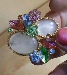 Exquisite Opaline Glass Cabochon Flower Daisy Forget Me Not Gold tone Brooch