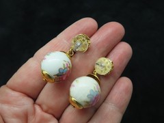 Vintage 1994 AVON “Rosemond” Gold Plated Ball w/Rose Bead Pierced Earrings