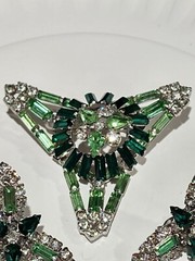 Juliana D&E Delizza Elster GREEN Art Deco Triangular Brooch Pin Earrings Set