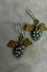 Grape Earrings Pearl Grape Cluster Earrings, Gold Tone, 1.25” Vintage Wedding