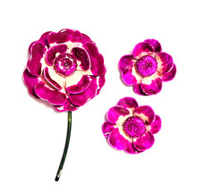 VTG LIZNER Pink Enamel 1.25″ Clip Earrings and 3.75″ Brooch Pin Set Demi Parure