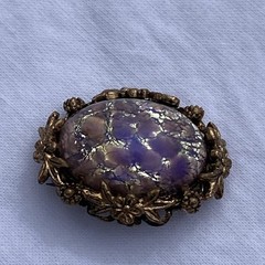 BLUE PURPLE IRRDESCENT SAPHIRET COLOR CABOCHON FOILED ART GLASS METAL PINCHBECK