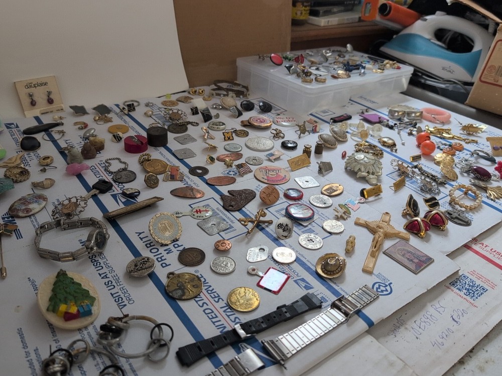 MASSIVE Lot Of Vintage JEWELRY Over 100 Pieces, Comes With Plastic Case ~ #327