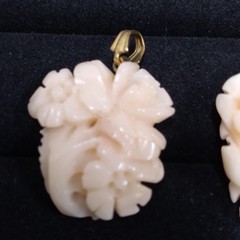 Light Pink Flower Two Stone Pendants Gold Tone