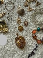 Women’s Jewelry Lot (Vintage/necklaces/bracelets/earrings/pins/brooches, charms)