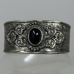 Vintage Silver Tone Nickel Silver Black Onyx Cabochon Wide Open Cuff Bracelet
