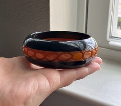 Vintage Chunky Halloween Alligator Carved Laminated Bakelite Bangle Bracelet