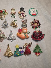 Lot Of 23 Christmas Brooches Pins Holiday Snowmen Trees, Etc Enamel Rhinestone