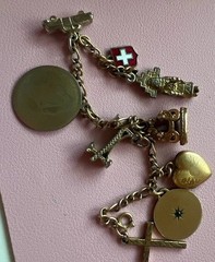 Vintage 7″ 12K GF Gold Filled Charm Bracelet 9 Charms Old Locket Fob 32g H6