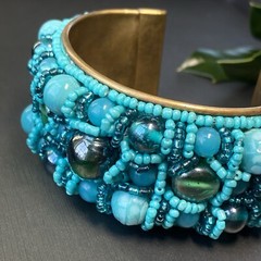 Vintage Cuff Bracelet M-L Brass Estate Jewelry Turquoise Microbead Art Glass