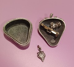 Vintage JJ Strawberry Trinket Box Brooch Earrings Set Charm Pewter Jewlery