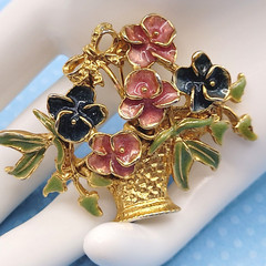 CLASSIC Pansy Flower Basket Gold Tone Pink Blue Green Enamel Vintage Brooch Pin