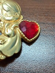 Vintage PMI PRECIOUS MOMENTS Brooch Pin Matching Heart Earrings Set