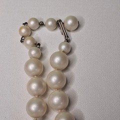 Cream Faux Pearl Strand Necklace Jewelry Classic Retro Graduated Look Vintage