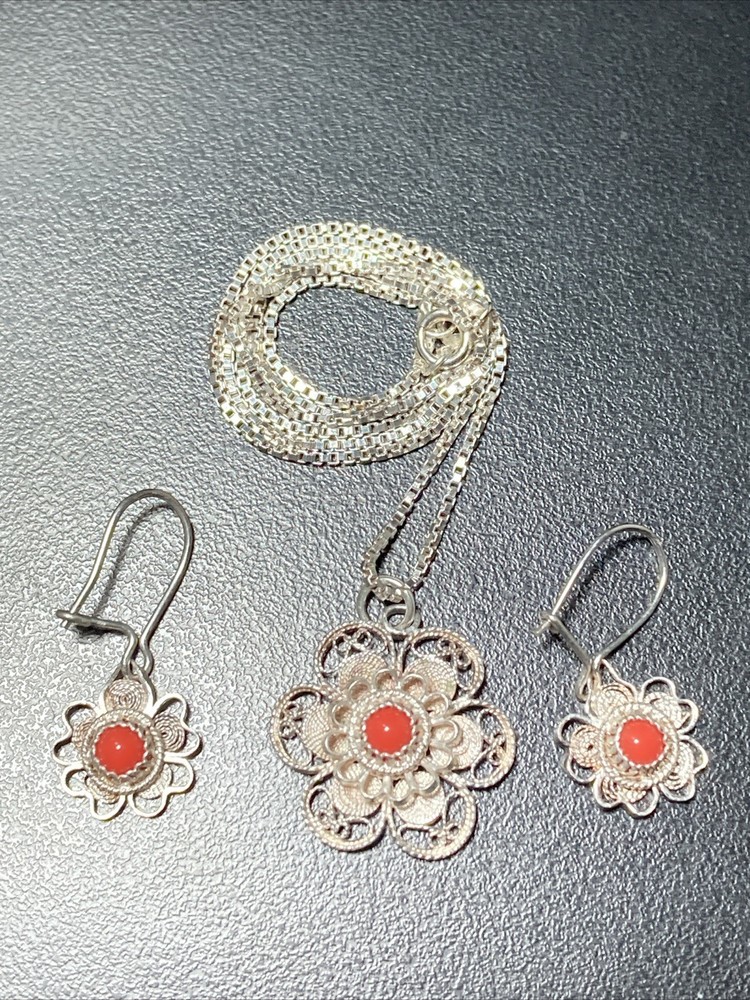 Beautiful Vintage Filigree .900 Silver Flower Necklace & Earrings (D.N. Stamp)