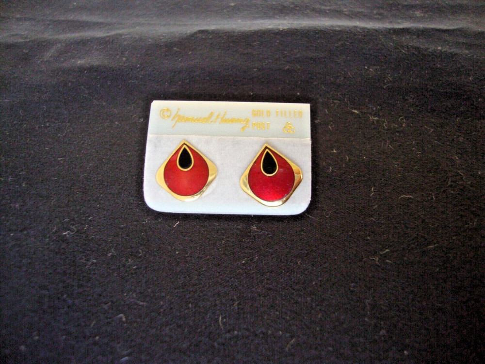 VINTAGE 1970s SAMUEL HUANG DESIGNER CLOISONNE RETRO MOD BLACK & RED STUD EARRING