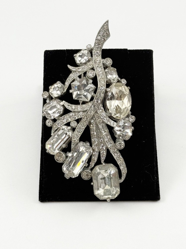 Vintage Eisenberg Original Clip W/ Clear Rhinestones