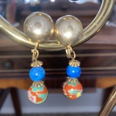 Vintage Gold Tone And Floral Bead Dangle Drop Earrings Clip On Retro Costume