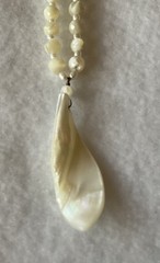 Vintage Mother Of Pearl Necklace With Shell Pendant 17”