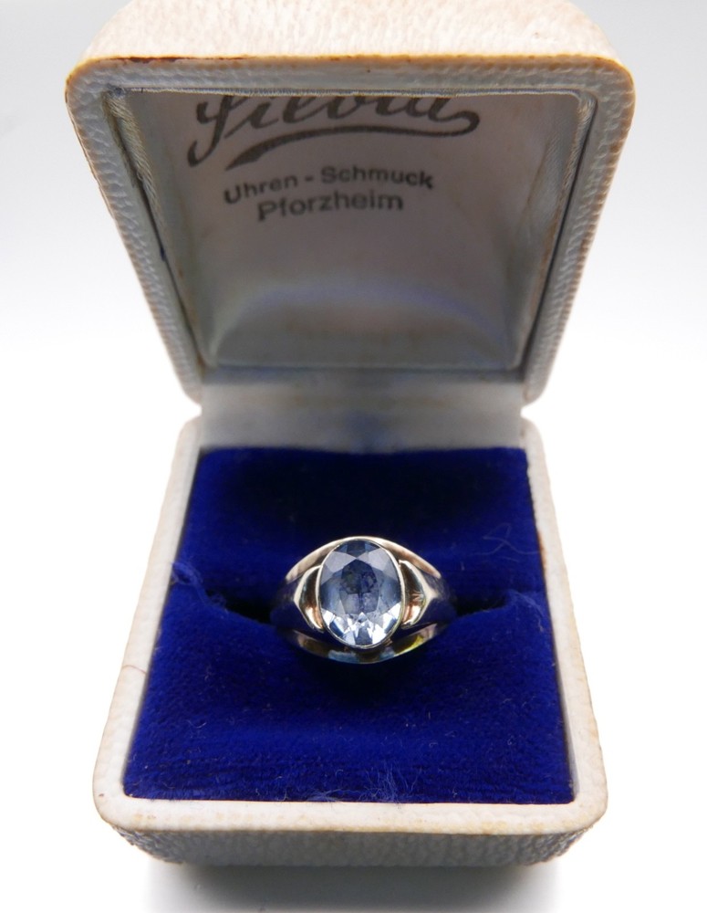 VINTAGE 8KT GOLD (333) SIZE 6 RING WITH AQUAMARINE BIRTHSTONE – 2.5 G 1.67 DWT