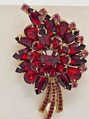 Vintage Tiered Ruby Red Rhinestone Flower Bouquet Brooch Pin Gold Tone 3″ Large