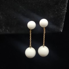 Vintage White Ball Dangle Drop Clip On Earrings Costume Jewelry