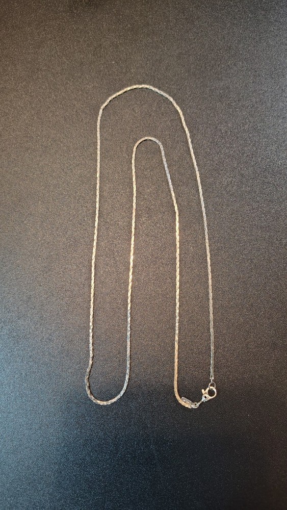 Vintage Monet Silver Plated 27″ Flat Woven Chain Necklace 5.35g Retro Signed