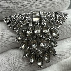 Classic 1930s Art Deco Dress Clip #802