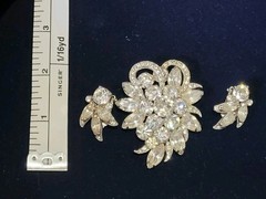 Vintage Eisenberg Ice Brooch Earring Set In Original Box