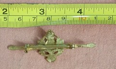 BEAUTIFUL Vintage Art Deco Style Gold Tone Bar Pink Center & Rhinestones Brooch