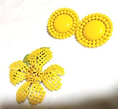 Lg Yellow Enameled Lattice Flower Brooch & Lg Yellow Clip Earrings Spring Summer