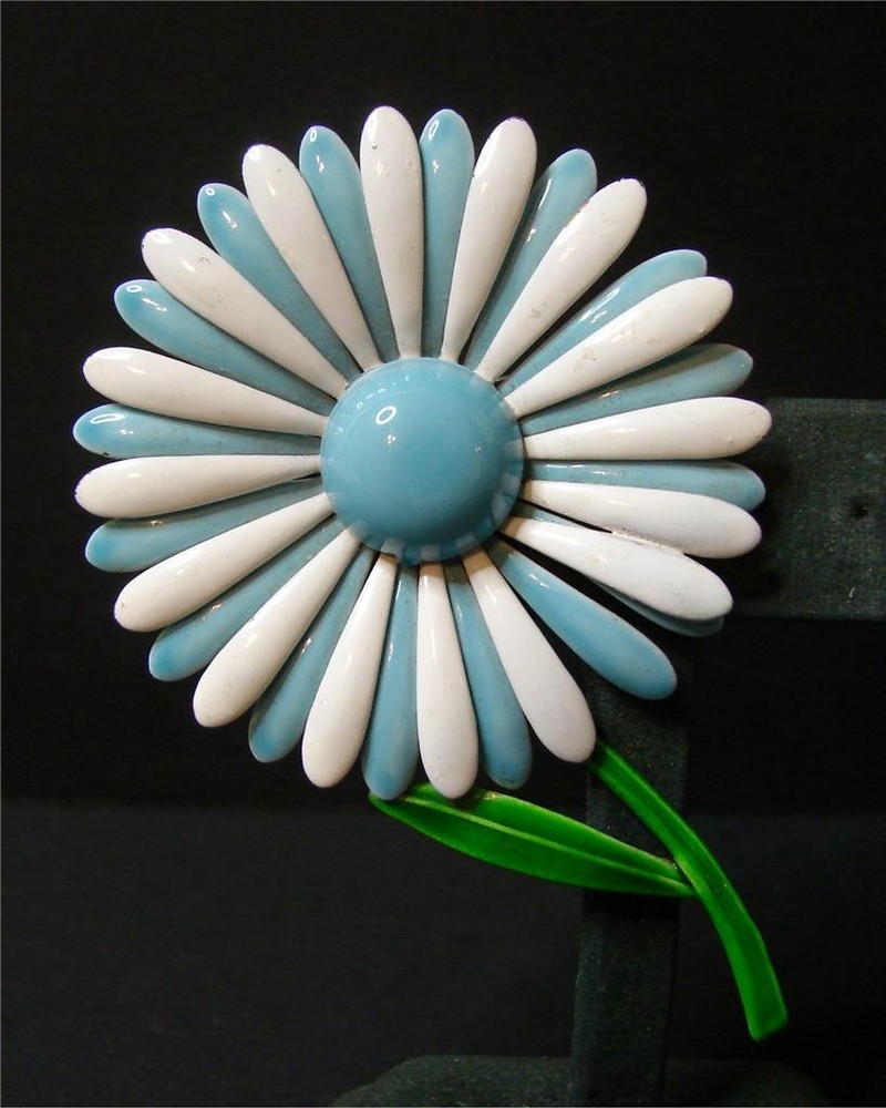 Vintage Retro Mod 60’s Blue & White Enamel Daisy Flower W Stem Pin Brooch