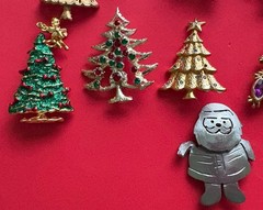 VINTAGE CHRISTMAS TREE BROOCH PIN LOT BOOK PIECE WEISS JJ ATTRUIA 1928 MCM 16p N
