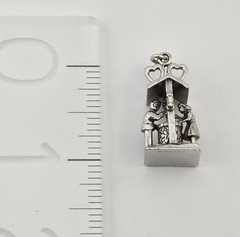 Sterling Silver 3D Wishing Well Charm Couple Hearts Roof Vintage 9.3g 925