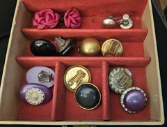 Vintage Craftsman Jewelry Box With 7 Pairs Clip/Screw Earring 1950’s-1960’s Sets