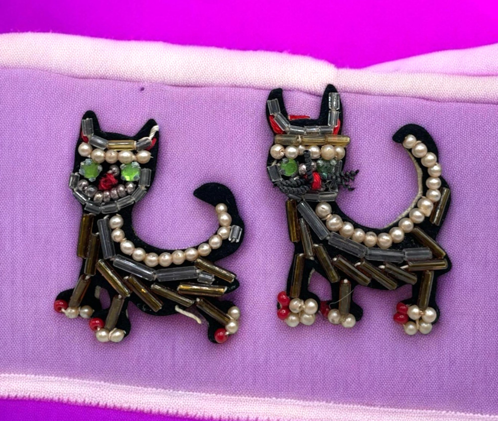 Antique Micro beaded black cat applique pins Brooch rhinestone eyes seed pearl