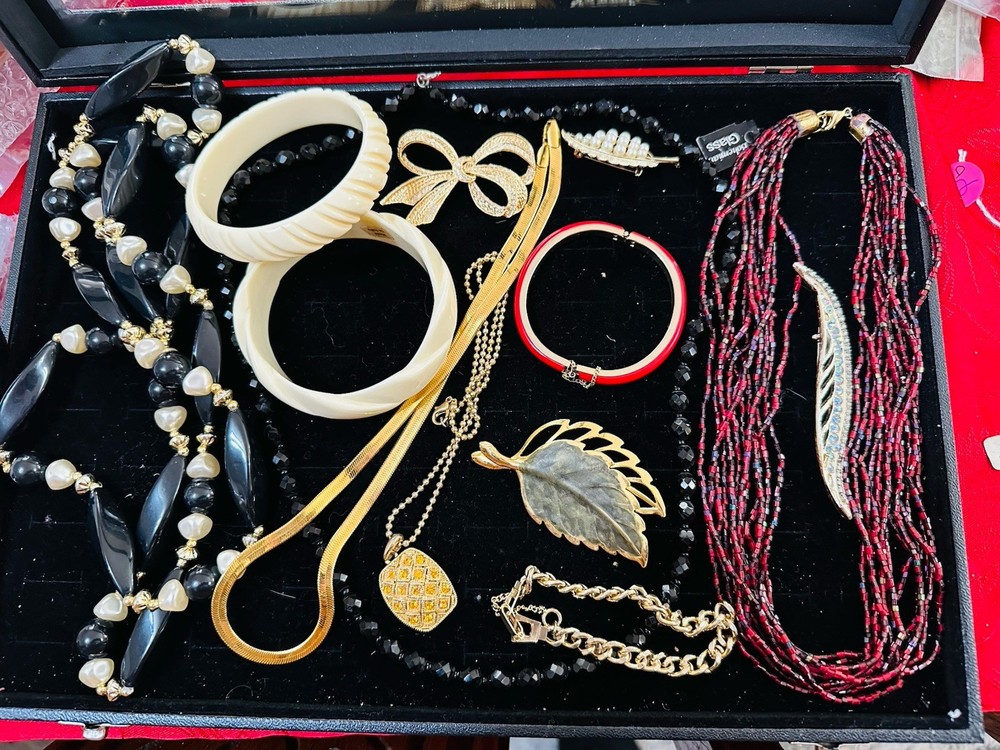 Vintage Estate Lot Of 13 Pieces Of Costume Jewelry Bohemian Glass