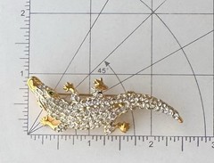 Vintage Alligator brooch gold tone metal w/crystals