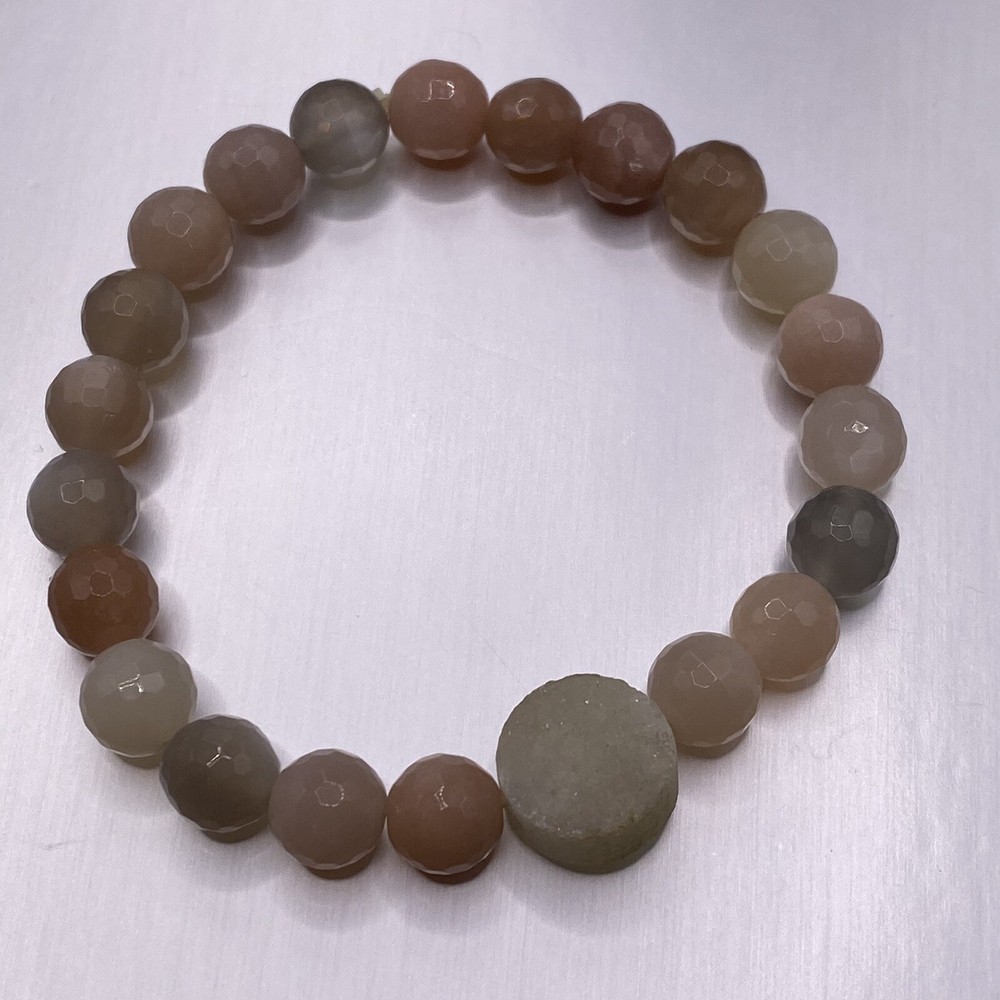 Druzy Stone Bracelet Neutral Color Faceted Gemstone Beads Stretch Chakra 6.25″