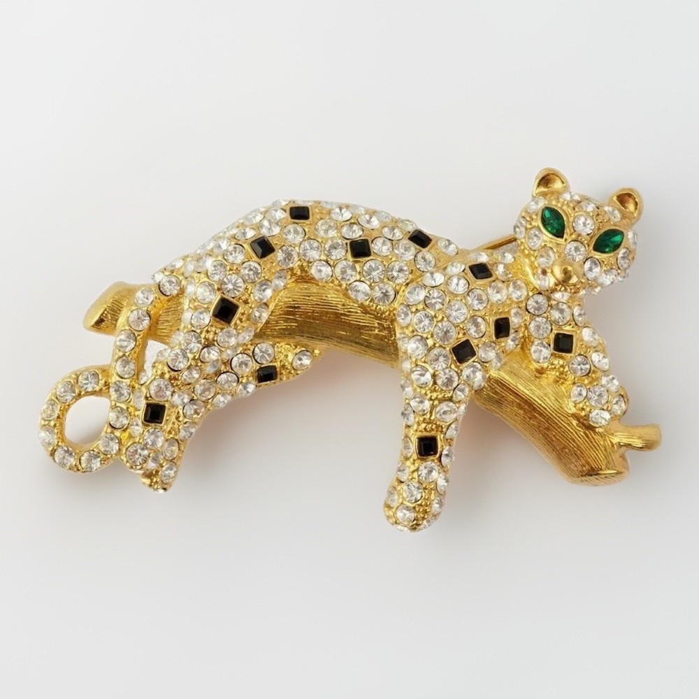 Vintage Rhinestone Leopard Big Cat Green Eyes Gold Tone Grannycore Brooch Pin