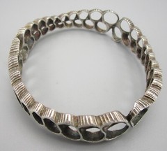 UNUSUAL ARTISAN STERLING SILVER TURRITELLA SEASHELL BANGLE BRACELET