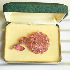 Vtg 60s Juliana DeLizza Elster Pink Rhinestone Flower Brooch Pin Original Box