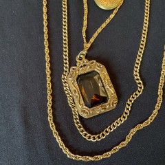 VTG 1960/70’s Goldette 4 Strand Amber Pendant w/Etched Locket Necklace Goldtone