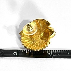 Vintage Avon Earrings Gold Tone Seashell Starfish Beach Chunky Pierced Nautical
