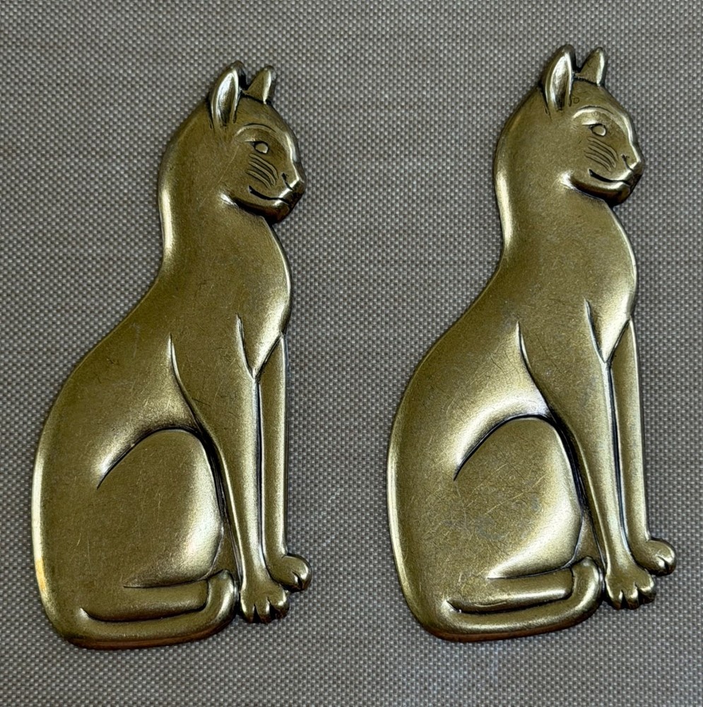 Vintage XL Raw Brass Sitting Cat Stamping 2.5” Art Deco Style Flat Back NOS Find